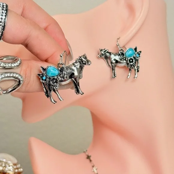 ⚜️ Western Silver Earrings with Turquoise Accents - Picture 7 of 7